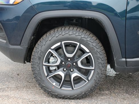 New 2026 Jeep Compass Trailhawk AWD/4WD image 39