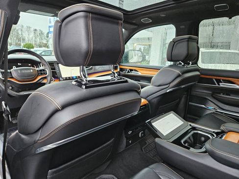 Used 2024 Jeep Grand Wagoneer L Series III image 17