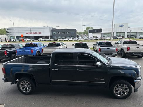 Used 2017 GMC Sierra 1500 SLT w/ SLT Premium Package AWD/4WD image 4