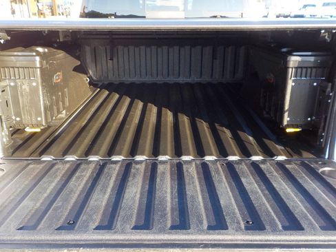 Used 2021 Chevrolet Silverado 1500 LTZ w/ Technology Package AWD/4WD image 6