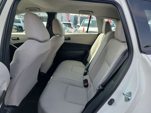 Used 2025 Toyota Corolla Cross L image 12