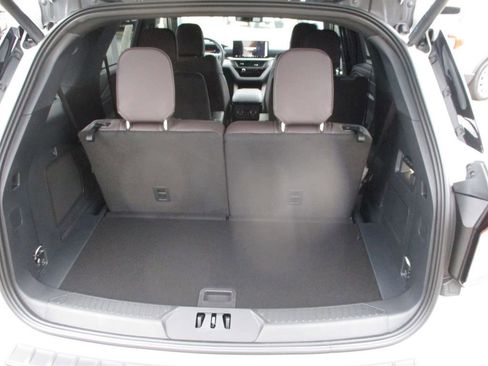 New 2026 Ford Explorer Platinum image 4