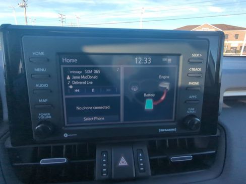 Used 2022 Toyota RAV4 XLE Premium image 23