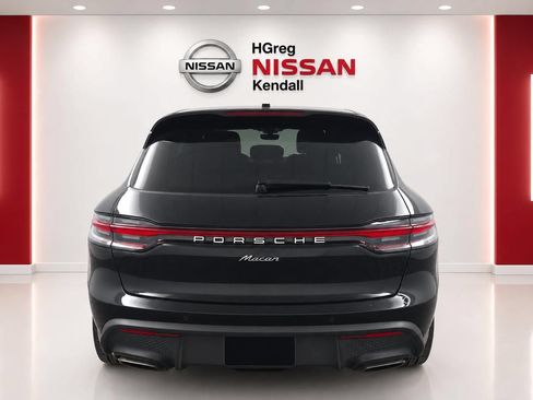 Used 2024 Porsche Macan w/ Premium Plus Package AWD/4WD image 6