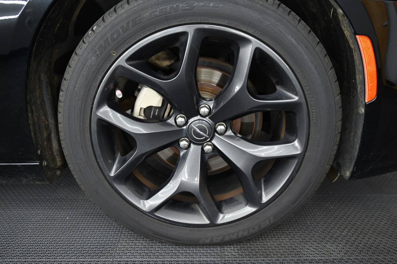 Used 2021 Chrysler 300 Touring L RWD image 41