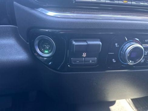 Used 2025 GMC Sierra 1500 Elevation AWD/4WD image 6