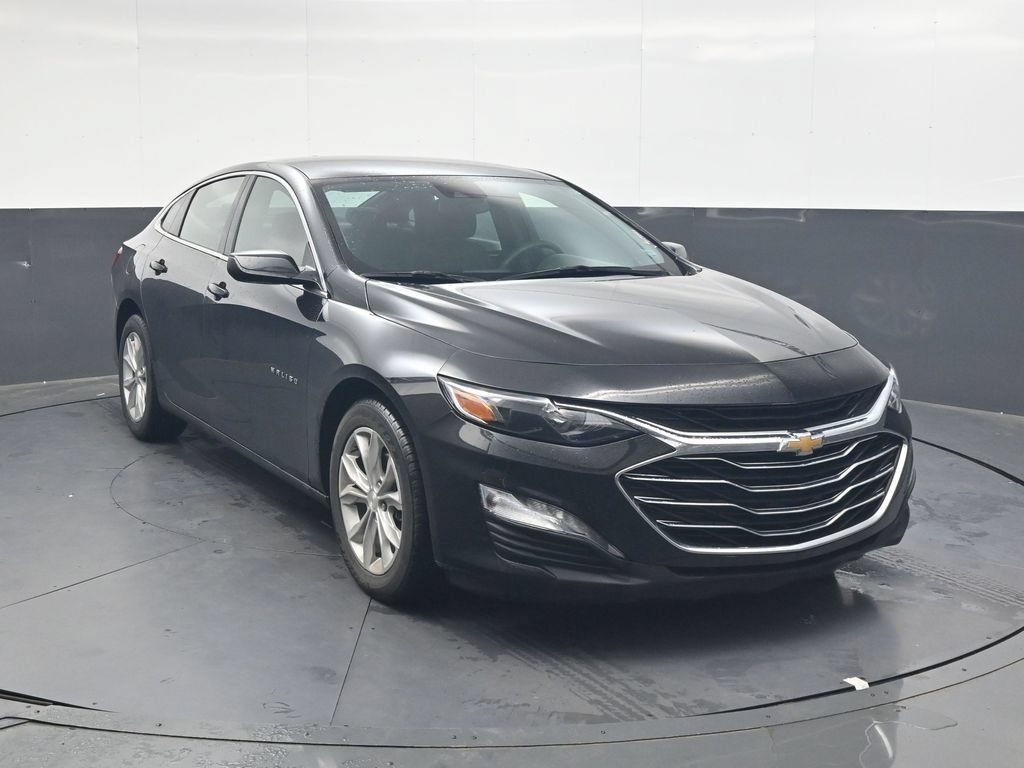 Used 2025 Chevrolet Malibu LT FWD image 2