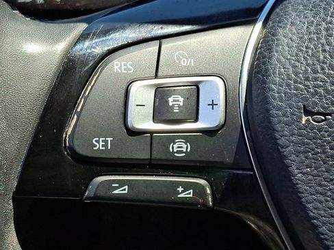 Used 2020 Volkswagen Tiguan SEL AWD/4WD image 21