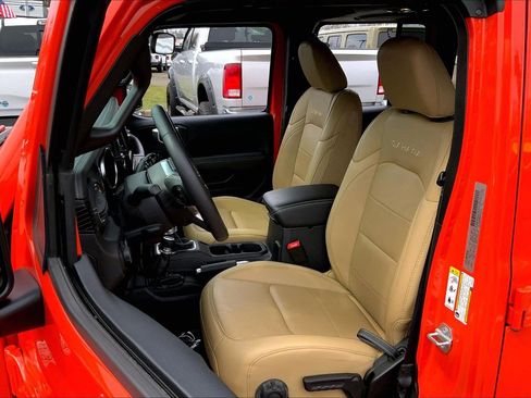 Certified 2019 Jeep Wrangler Unlimited Sahara w/ Dual Top Group image 8