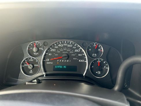 Used 2022 Chevrolet Express 2500 w/ Driver Convenience Package image 12