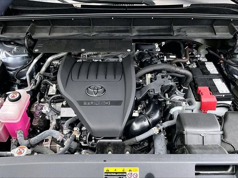 Used 2023 Toyota Highlander XLE FWD image 32