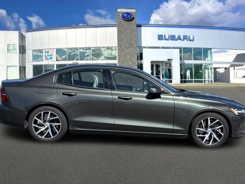 Used 2019 Volvo S60 T6 Momentum w/ Premium Package AWD/4WD image 6