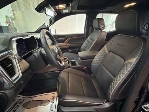Certified 2023 GMC Canyon Denali AWD/4WD image 11
