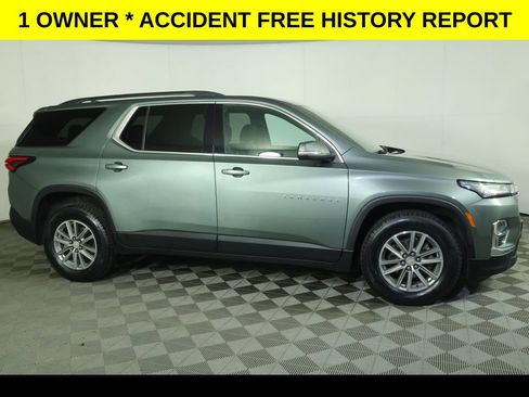 Used 2023 Chevrolet Traverse LT AWD/4WD image 2