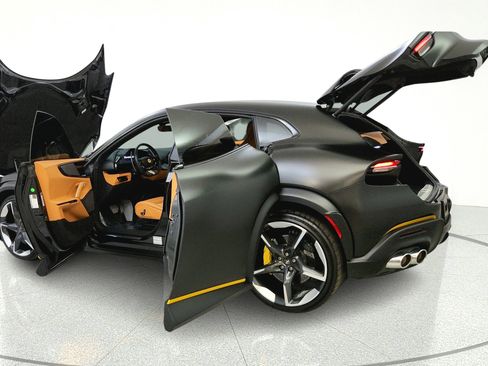 Used 2024 Ferrari Purosangue AWD/4WD image 10