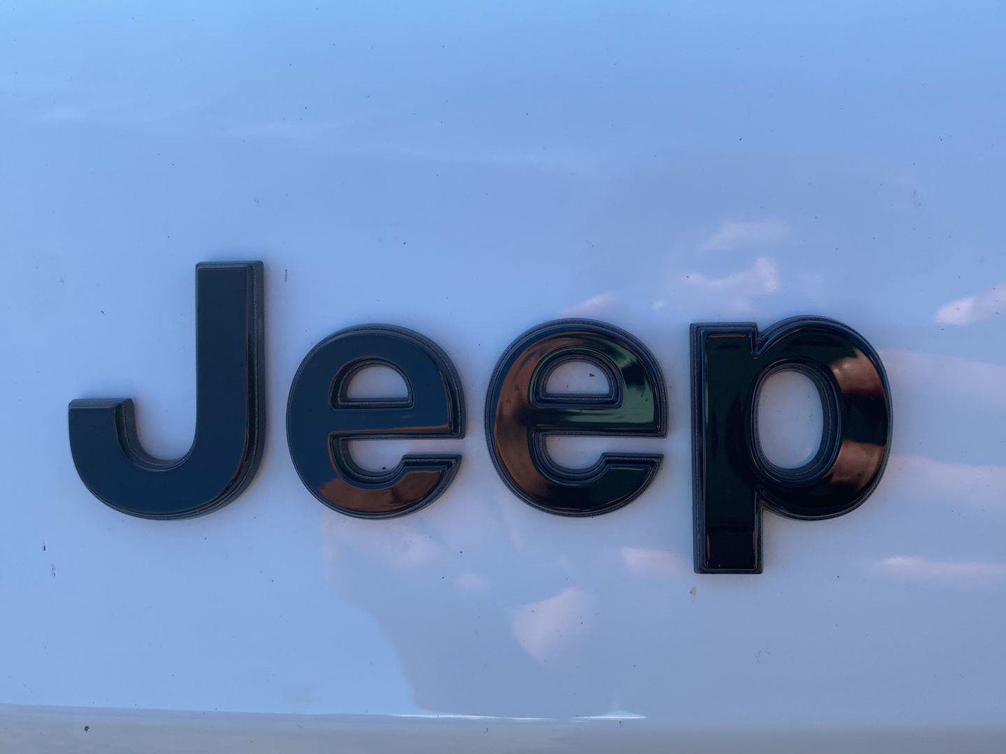 Used 2023 Jeep Grand Cherokee Limited w/ Black Appearance Package AWD/4WD image 11