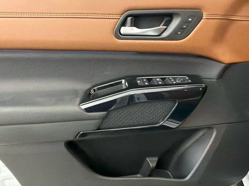 New 2026 Nissan Pathfinder Platinum AWD/4WD image 23