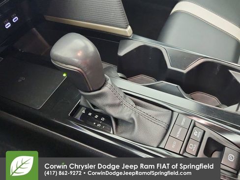 Used 2025 Toyota Camry SE image 29