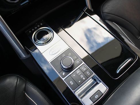 Used 2018 Land Rover Discovery HSE Luxury AWD/4WD image 37