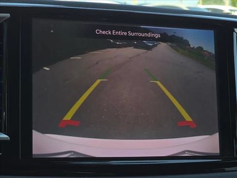 Used 2023 Chrysler Pacifica Touring-L FWD image 16