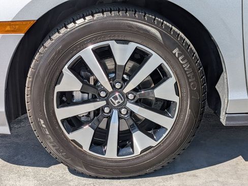 Used 2025 Honda Odyssey EX-L image 24