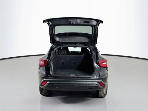 Used 2025 Chevrolet Trax RS w/ Driver Confidence Package FWD image 25