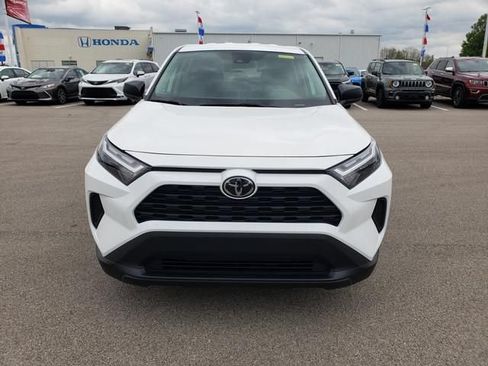 Used 2023 Toyota RAV4 LE AWD/4WD image 2