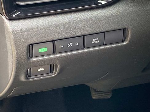 Used 2021 Nissan Sentra SR FWD image 15