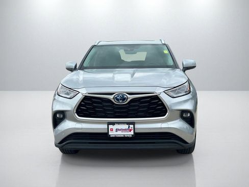 Used 2023 Toyota Highlander Limited image 2