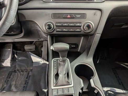 Used 2017 Kia Sportage LX image 18