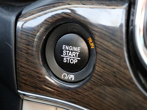 Used 2019 Jeep Grand Cherokee Summit AWD/4WD image 29