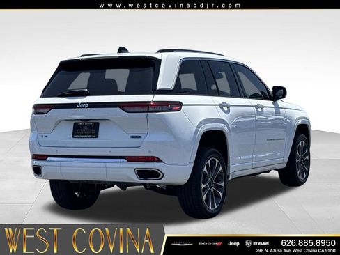 Used 2023 Jeep Grand Cherokee Overland AWD/4WD image 11