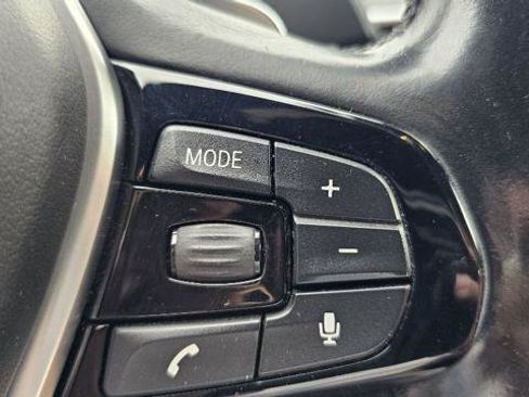 Used 2019 BMW 530e xDrive w/ Convenience Package AWD/4WD image 17