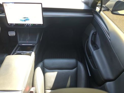 Used 2021 Tesla Model S Plaid image 15