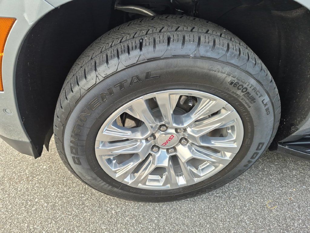 Used 2026 GMC Yukon XL Denali AWD/4WD image 8