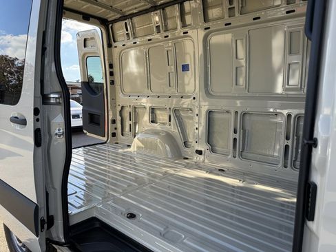 New 2026 Mercedes-Benz Sprinter 2500 image 25