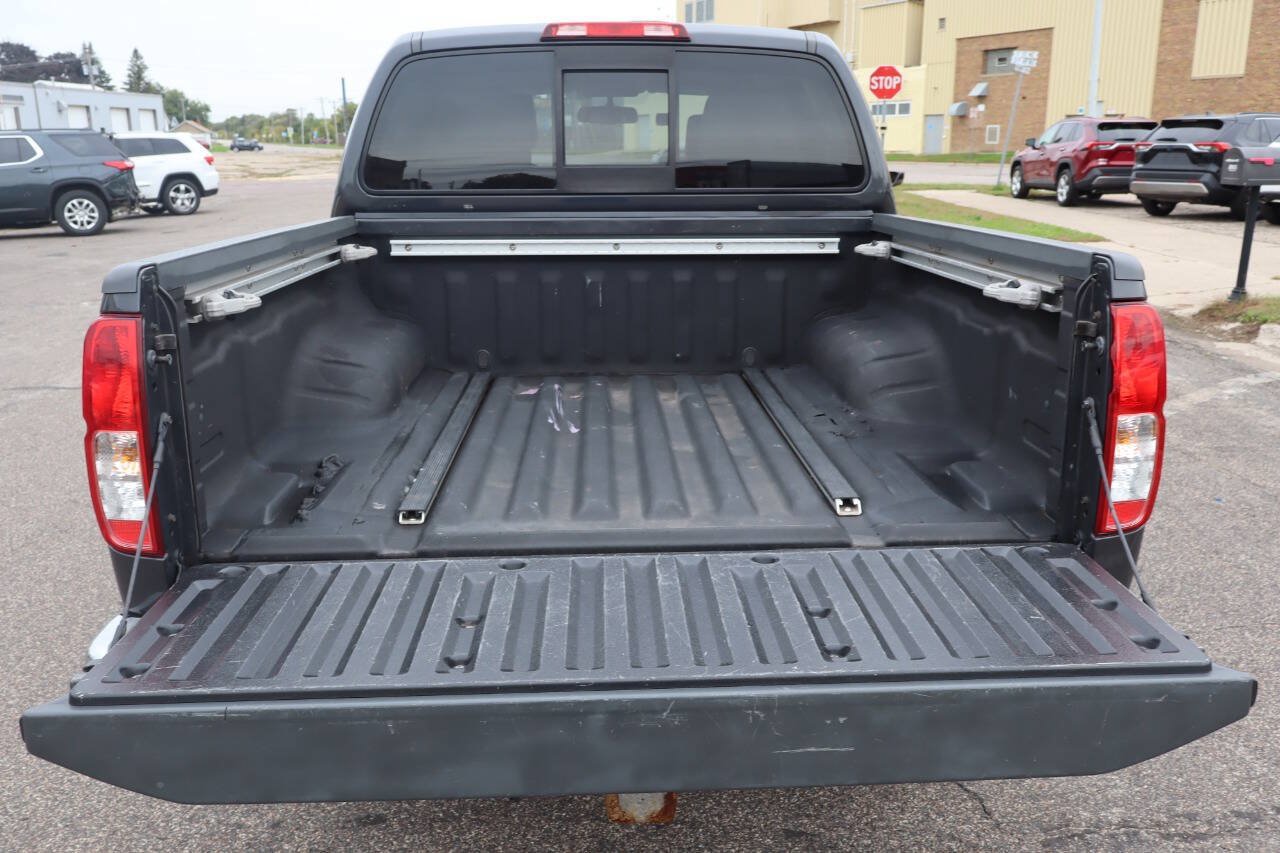 Used 2014 Nissan Frontier SV w/ SV Value Truck Package AWD/4WD image 8