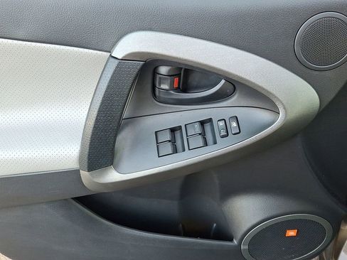 Used 2011 Toyota RAV4 Limited image 12