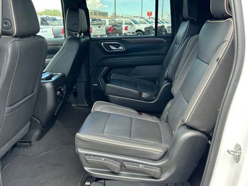 Used 2023 Chevrolet Suburban Premier AWD/4WD image 19