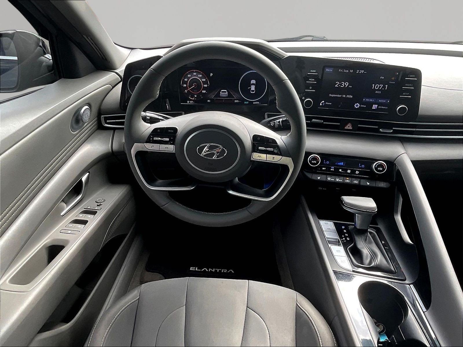 Used 2022 Hyundai Elantra SEL w/ Convenience + Premium Package FWD image 8
