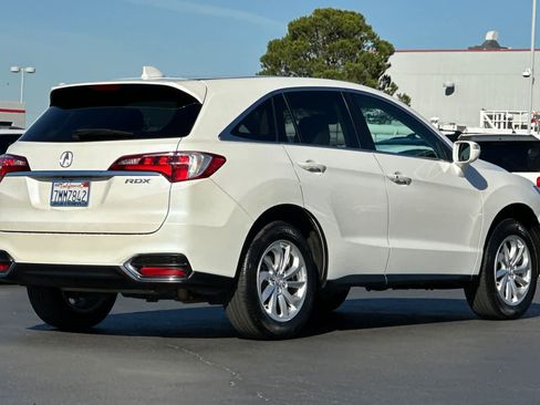 Used 2016 Acura RDX FWD w/ Technology Package image 2