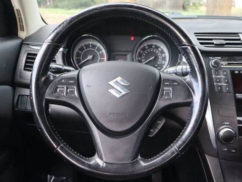 Used 2011 Suzuki Kizashi SE AWD/4WD image 18