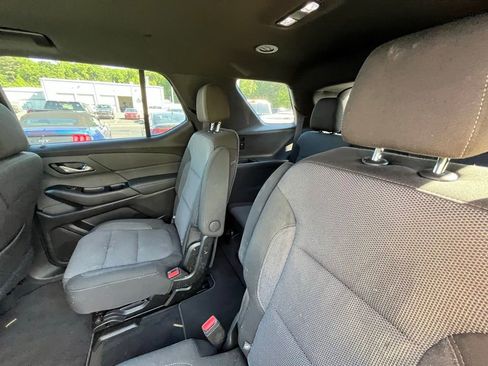 Used 2023 Chevrolet Traverse LT w/ Rear Camera Mirror Package AWD/4WD image 11