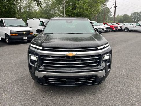 Used 2024 Chevrolet Traverse RS AWD/4WD image 3