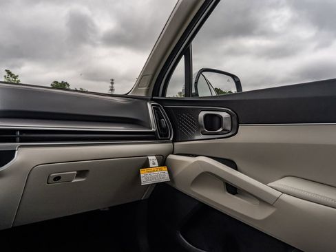Used 2025 Kia Sorento S w/ Panoramic Sunroof Package FWD image 29