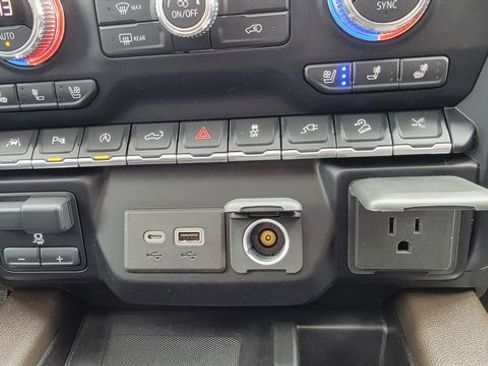 Used 2021 GMC Sierra 1500 Denali w/ Denali Ultimate Package image 39