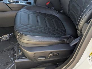 Used 2024 Ford Escape SE w/ PHEV Premium Package video 4