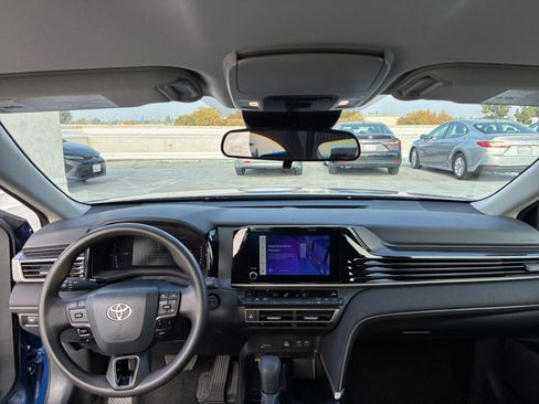 Used 2025 Toyota Camry LE image 32