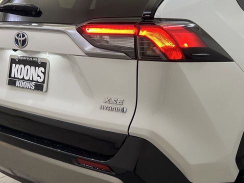 Used 2023 Toyota RAV4 XSE AWD/4WD image 29