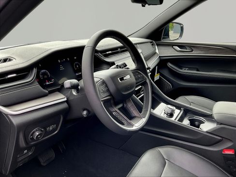 New 2026 Jeep Grand Cherokee L Limited AWD/4WD image 16